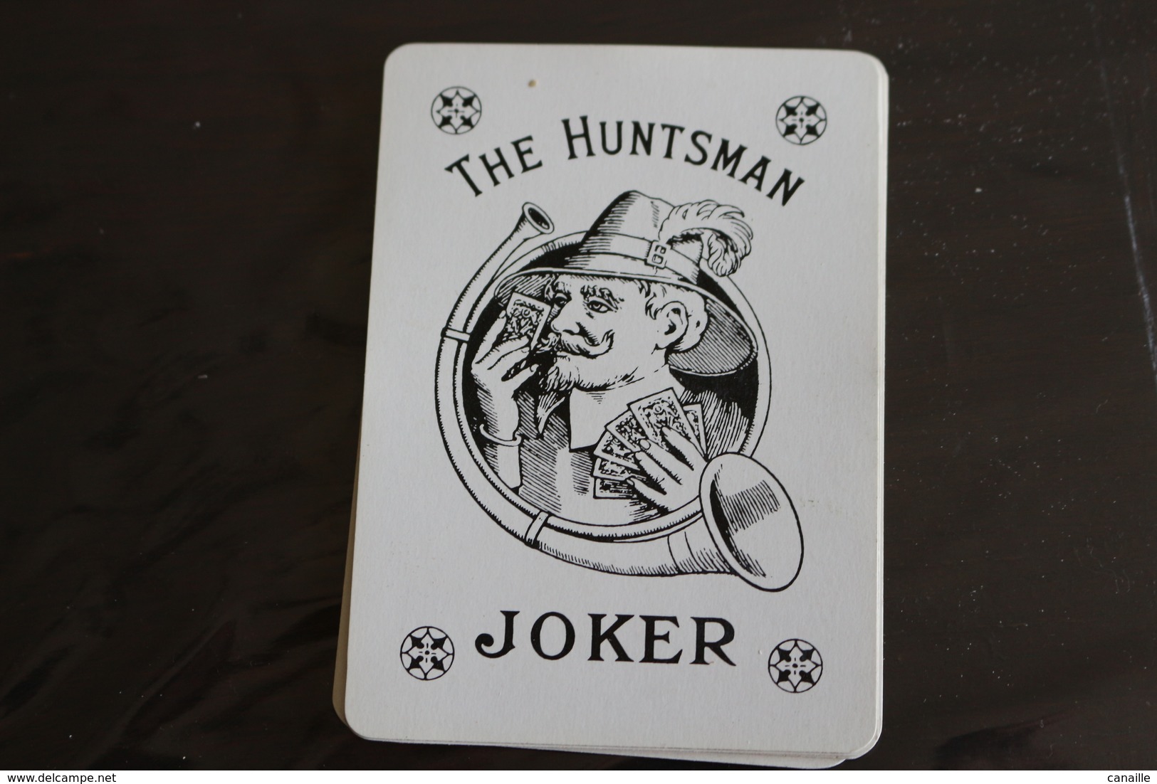 Playing Cards / Carte A Jouer / 1 Dos De Cartes Avec Publicité / Joker - The World Joker .- The Huntsman - Autres & Non Classés