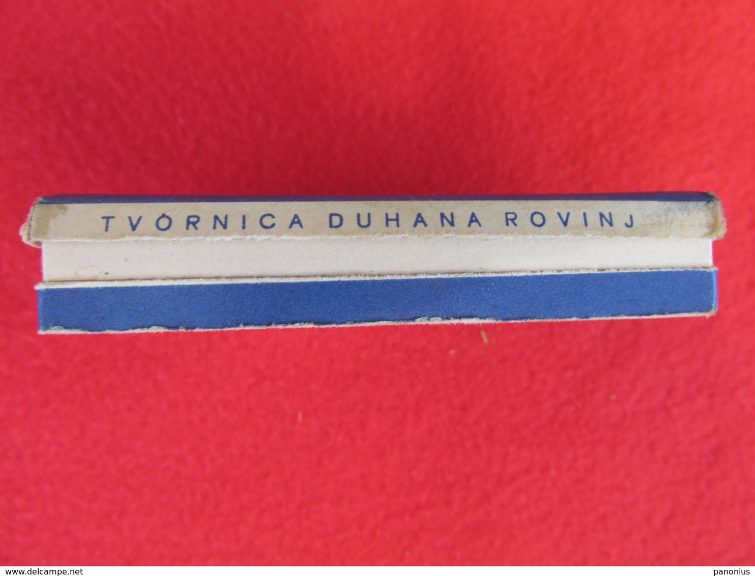 TOBACCO VINTAGE CARDBOARD BOX  MORAVA - FACTORY ROVINJ YUGOSLAVIA WITH CIGARETTES INSIDE - Contenitori Di Tabacco (vuoti)