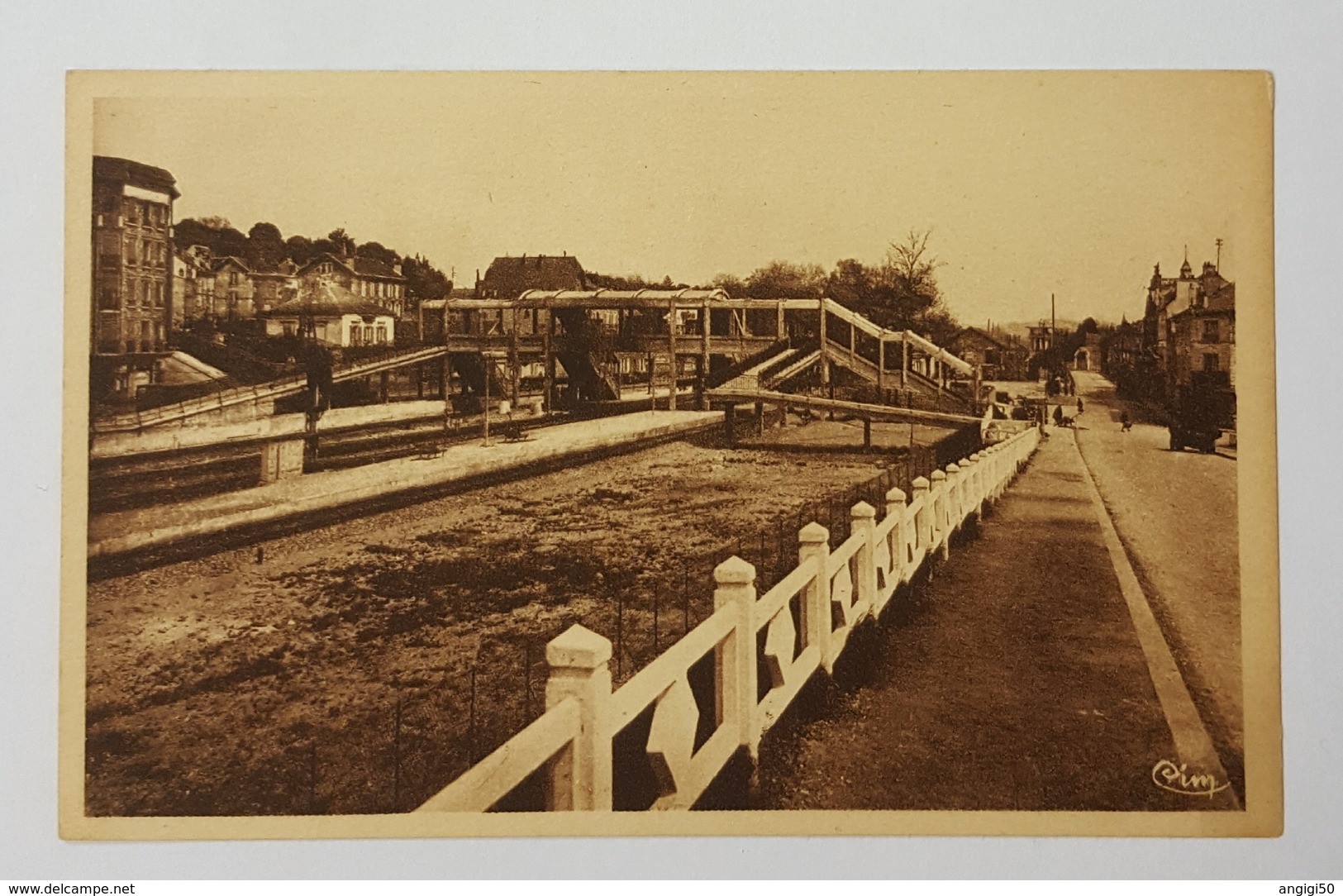 LAGNY-THORIGNY    PASSERELLE DE LA GARE ET RAMPES D'ACCES    DEPT 77 SEINE ET MARNE - Autres & Non Classés