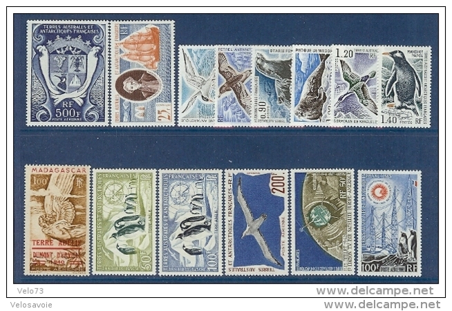 TAAF LOT DE TIMBRES TOUS DIFFERENTS A 10% DE LA COTE * - Collections, Lots & Séries