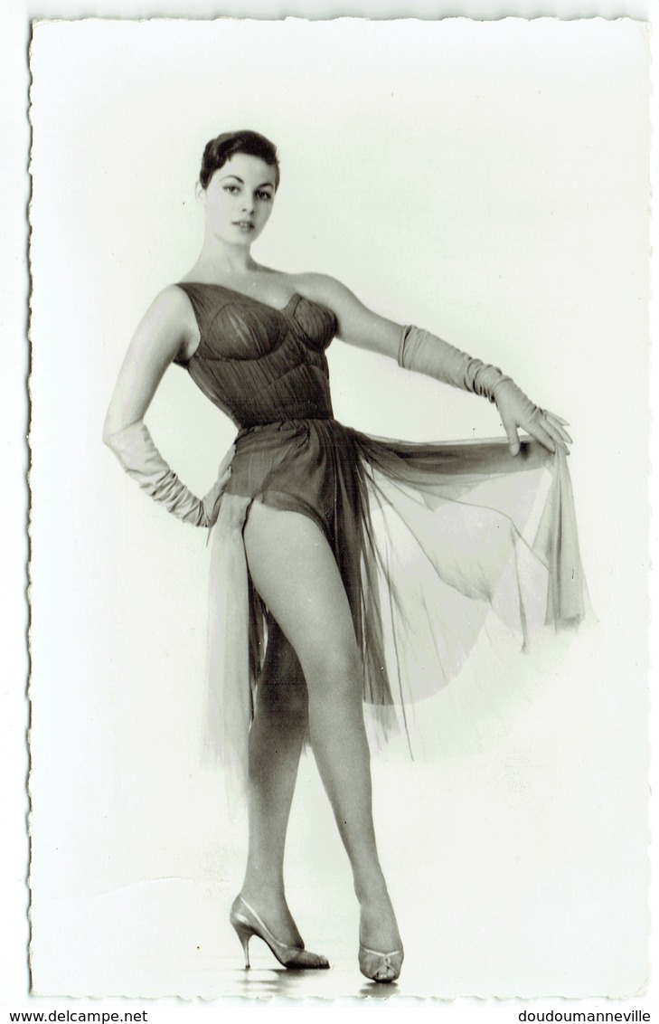 Carte Photo - MICHELE MERCIER - Actrice - Chanteuse - Artiste - Cinéma - Star - Sexy - Pin Up - Célébrité - Chanteurs & Musiciens