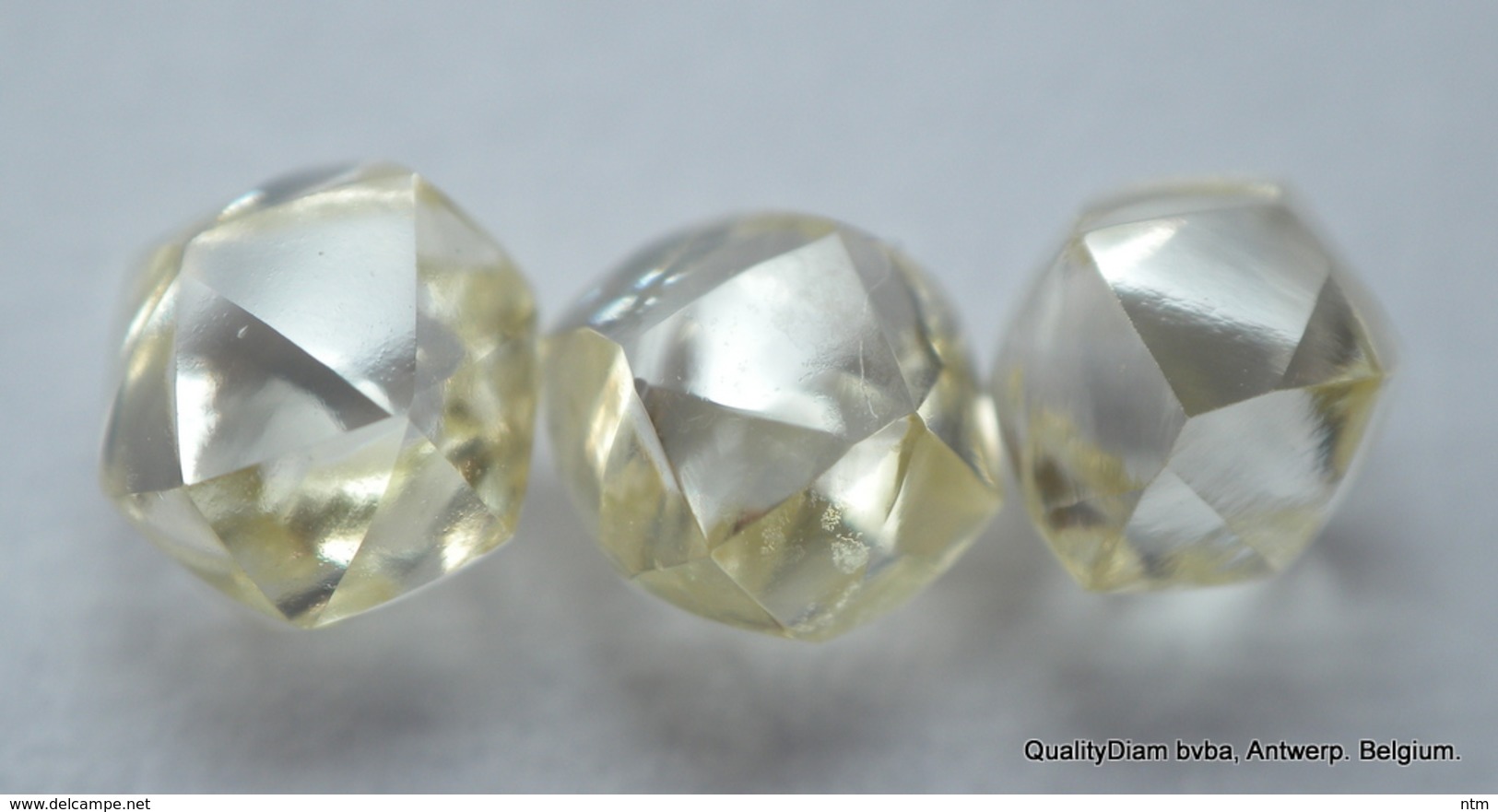 NATURAL DIAMONDS OUT FROM DIAMOND MINES HIGH CLARITY BEAUTIFUL GEMSTONES