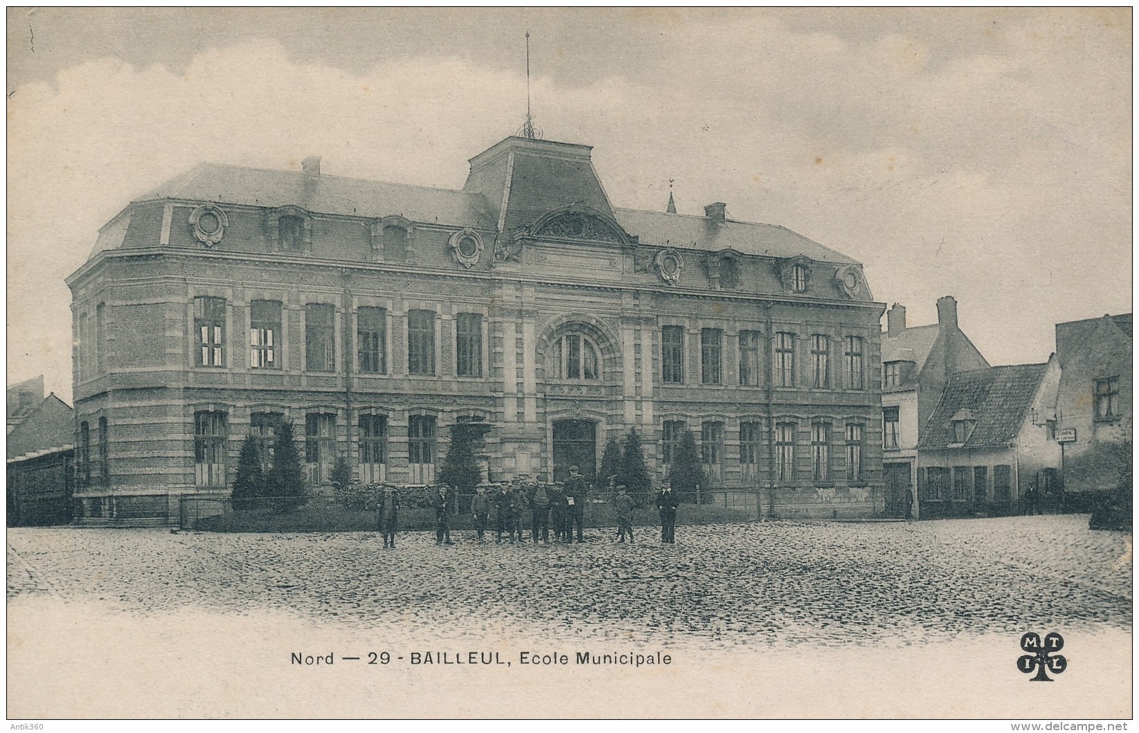 CPA 59 BAILLEUL Ecole Municipale Animée Avec Enfants - Autres & Non Classés