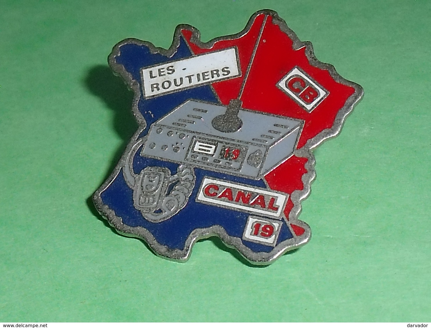 Pin's / Transport / Camion : Les Routiers , CB , Canal 19 , Perso !  TB1W - Transports