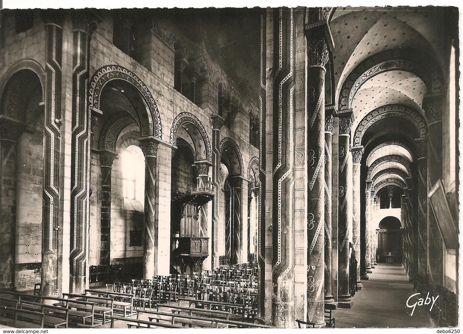 ISSOIRE Intérieur De L'église - Issoire