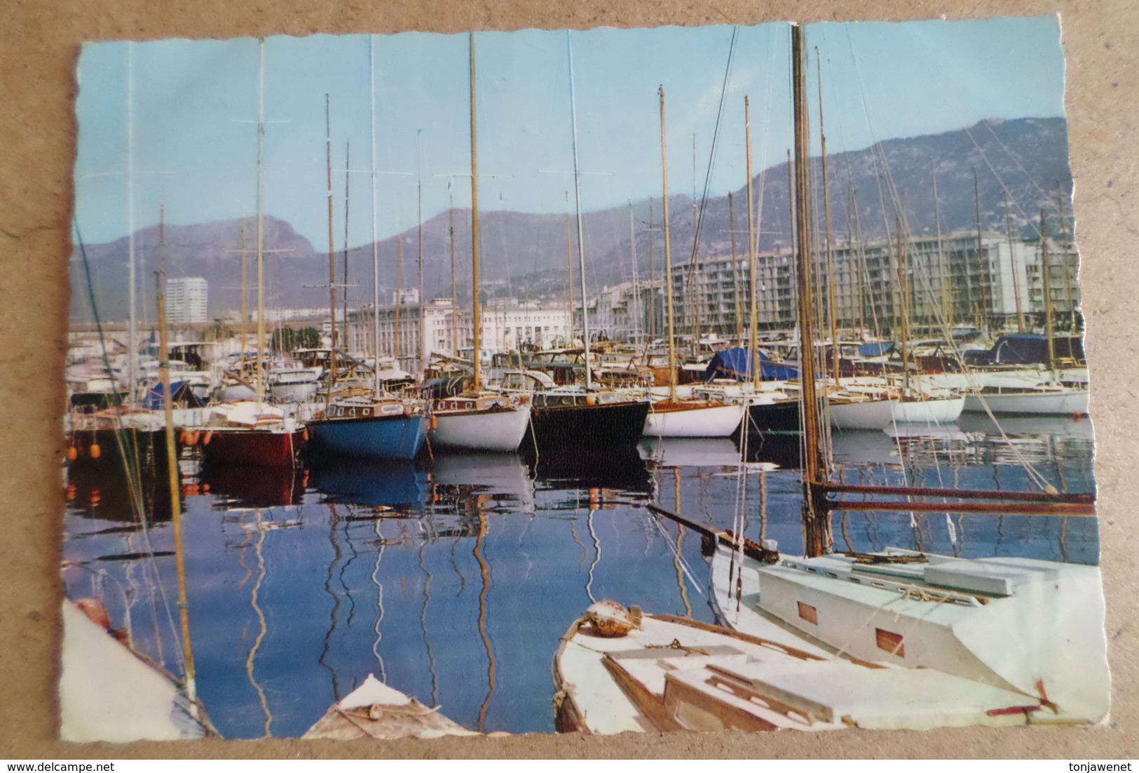 TOULON -  Le Port De Plaisance, Le Quai Stalingrad Et La Préfecture Maritime ( 83 Var ) - Toulon