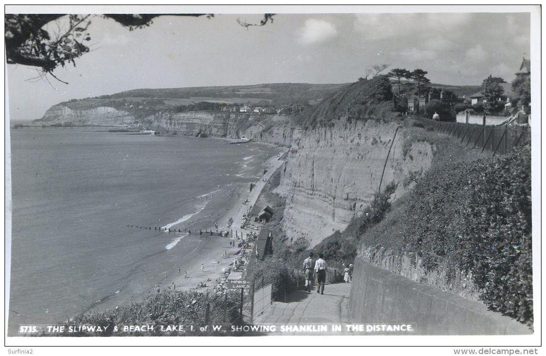 IOW - THE SLIPWAY AND BEACH LAKE WITH SHANKLIN IN THE DISTANCE RP - NIGH 5735 Iow153 - Other & Unclassified