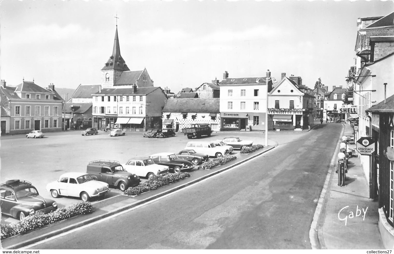 27-BRIONNE- PLACE FREMONT-DES-ESSARTS - VOIR POMPES A ESSENCE - Autres & Non Classés