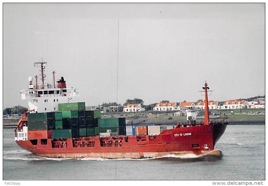 " CITY OF LISBON " ** PORTE CONTAINER - CONTAINER CARRIER DOOR - PHOTO 2004 - Cargo Commerce Merchant - Commerce