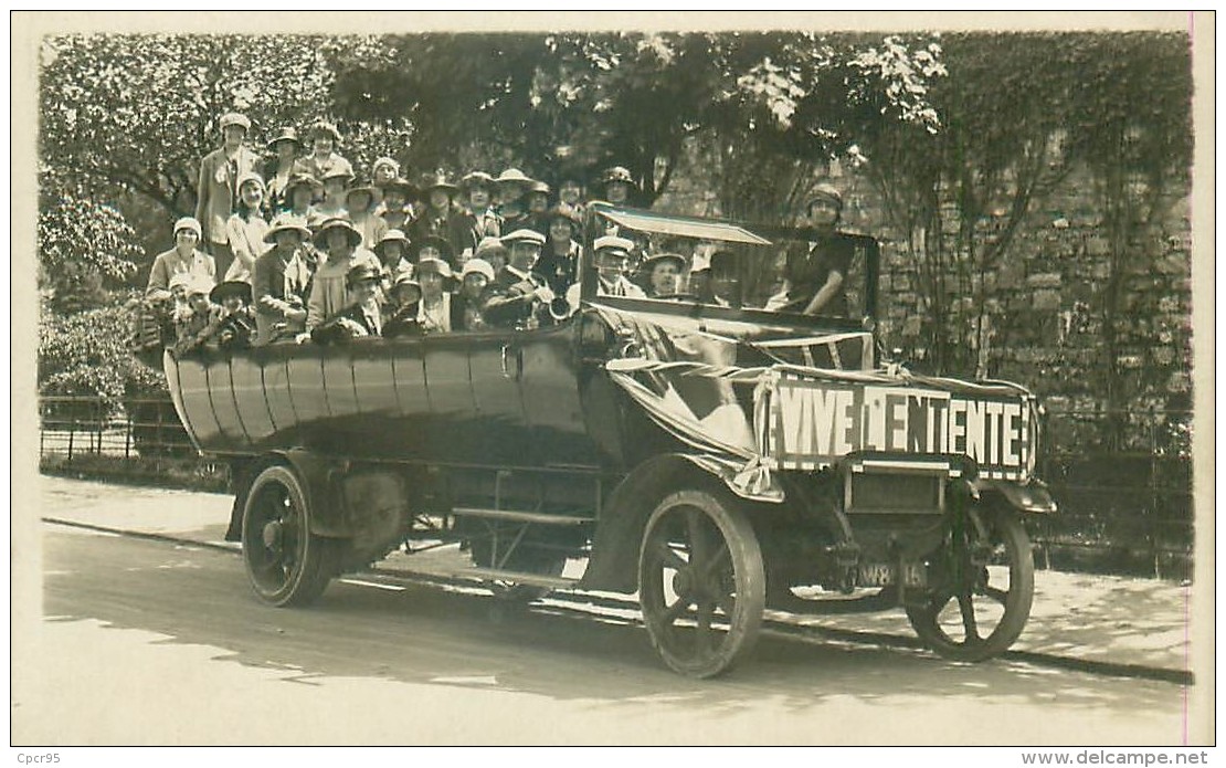 Transport. N°36186 . Autobus Vive L Entente - Bus & Autocars