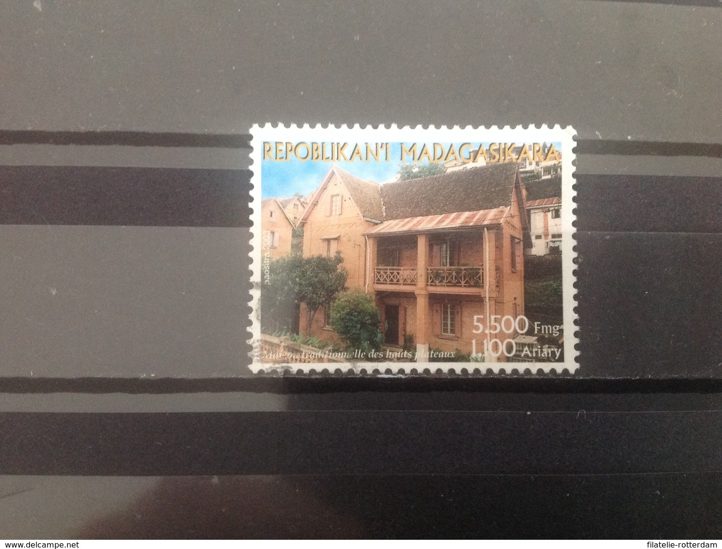 Madagaskar - Traditioneel Huis (5500) 2003 - Madagascar (1960-...)