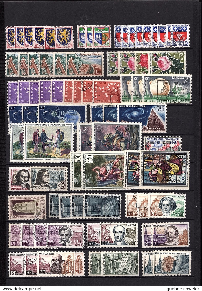 Stock De Timbres De France Par Multiples Entre Année 1960 Et 1980 Environs 2300 Timbres Forte Côte - Collections (en Albums)