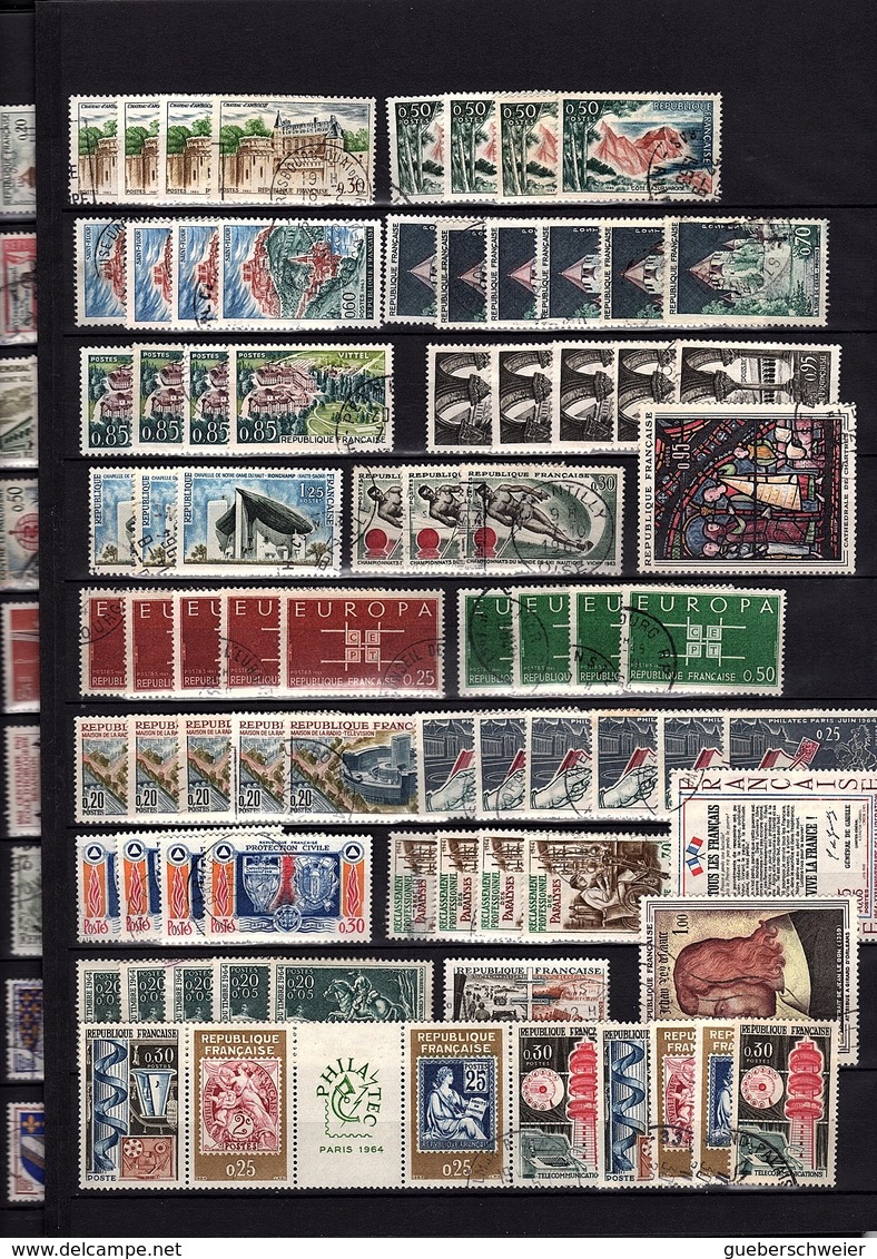 Stock de timbres de France par multiples entre année 1960 et 1980 environs 2300 timbres forte côte