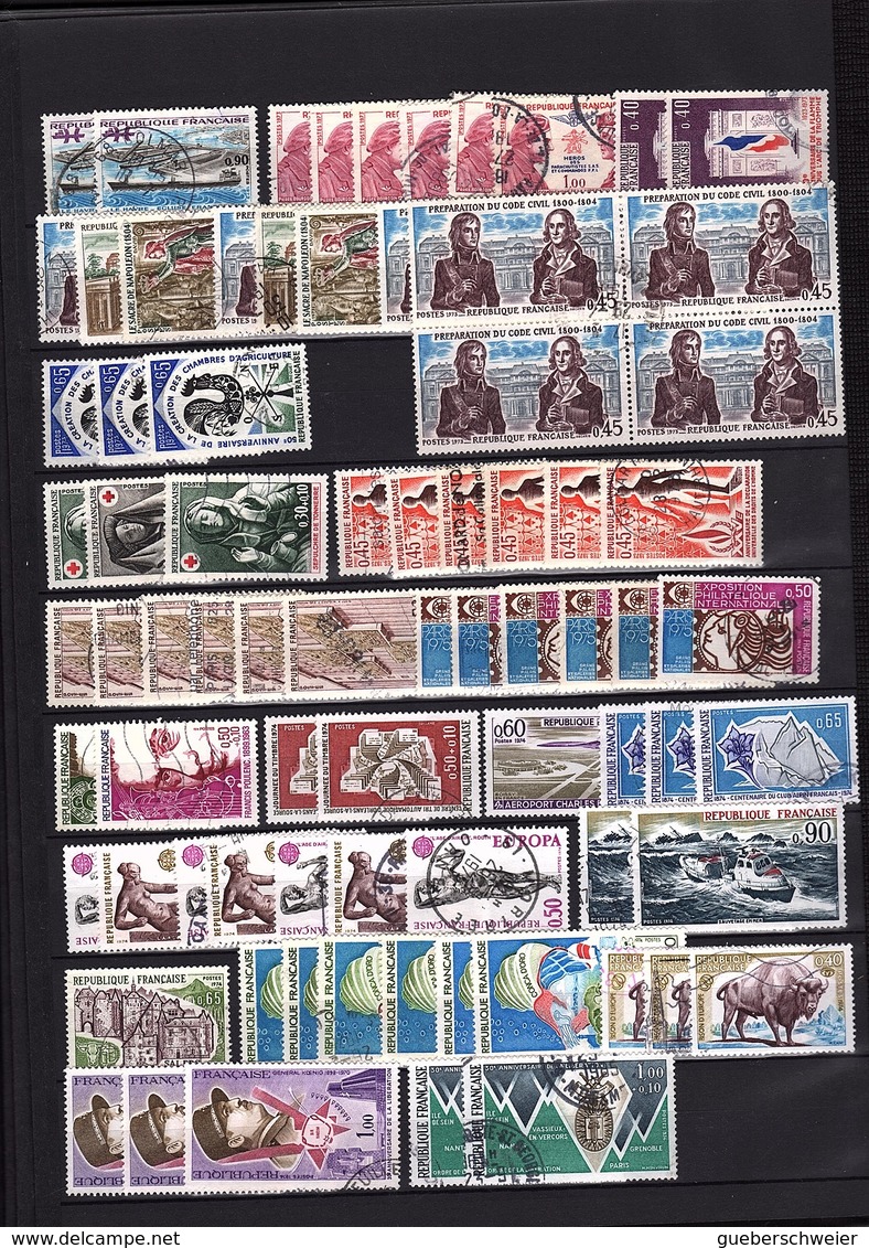 Stock de timbres de France par multiples entre année 1960 et 1980 environs 2300 timbres forte côte