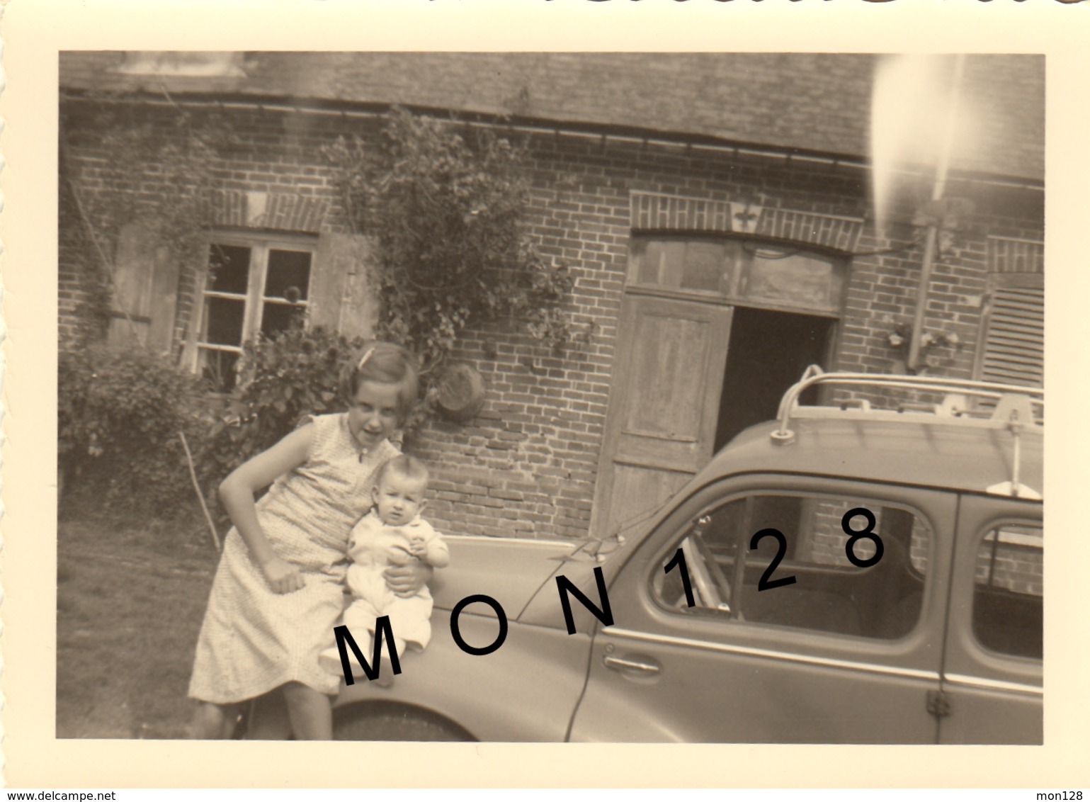 VOITURE AUTOMOBILE RENAULT 4 CV ENFANTS - PHOTO D'ORIGINE 11x8 Cms - Automobiles