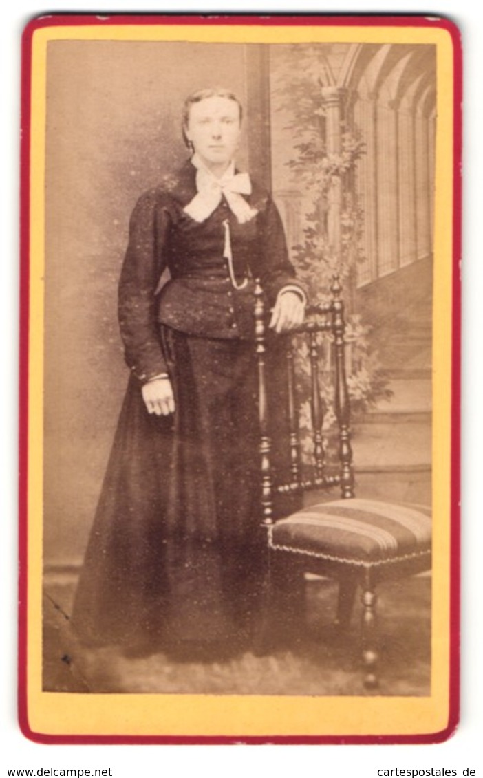 Photo Eugène Boudet, Avranches, Portrait De Junge Frau In Zeitgenöss. Kleidung - Anonyme Personen