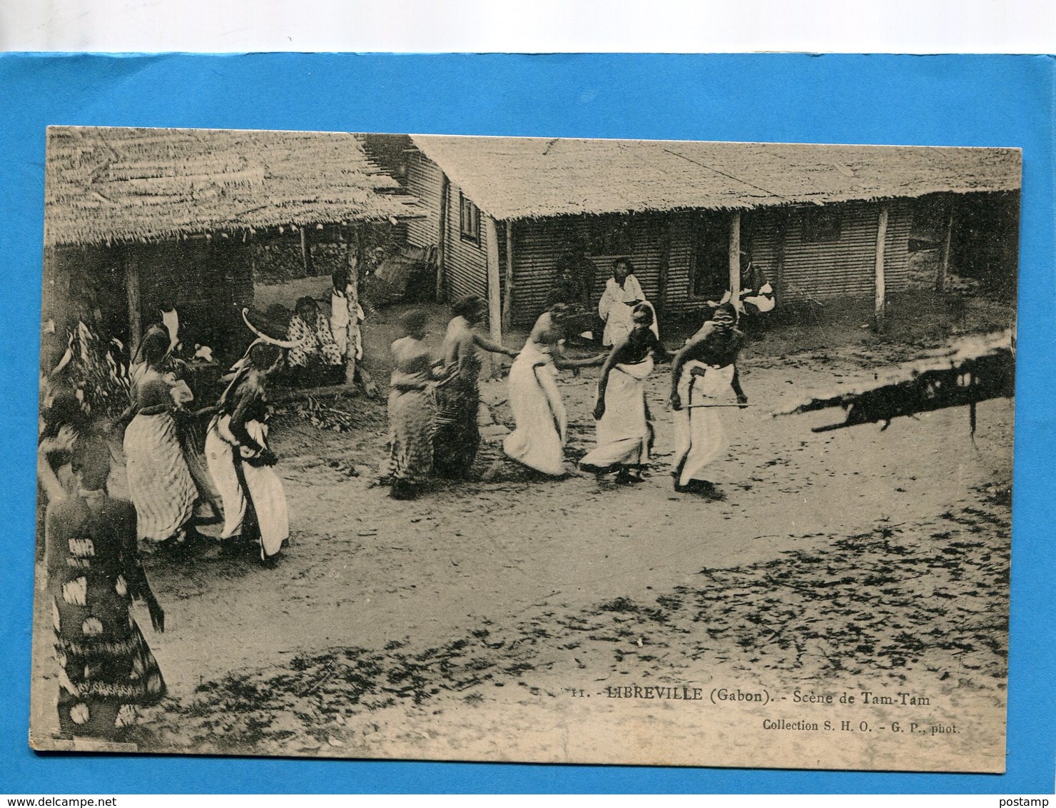 Gabon-Libreville -scène De Tam Tam -dans La Rue Animée-édition S H O -années1900-10 - Gabon