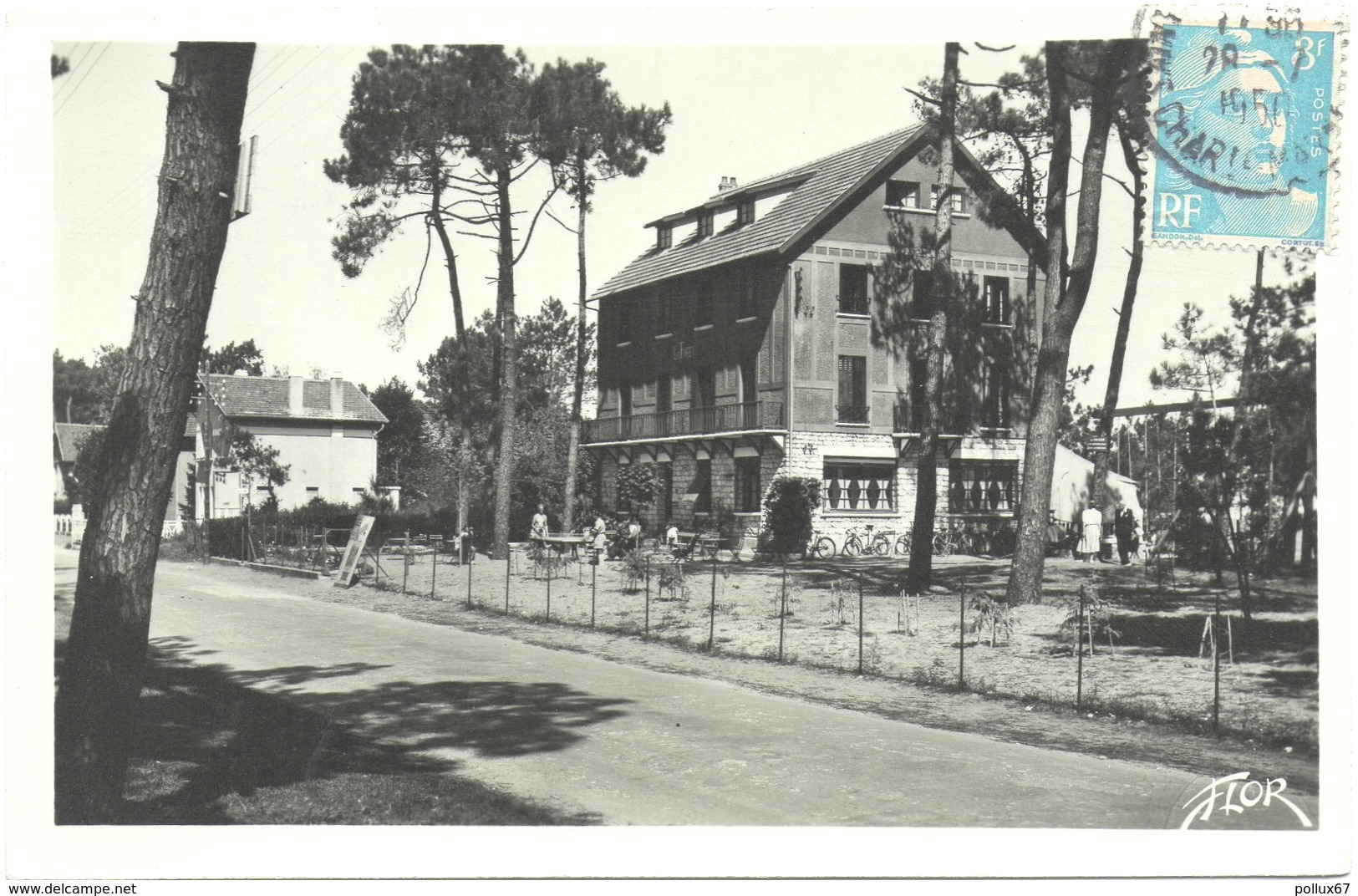 CPSM DE L'ILE D'OLERON. SAINT-TROJAN  (CHARENTE MARITIME)  BOULEVARD DE LA MER ET L'HÔTEL DE LA FORÊT - Ile D'Oléron