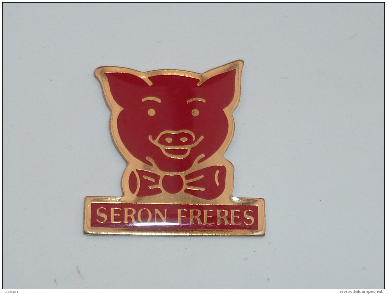 Pin's PORC FRAIS, ROUGE - Animaux