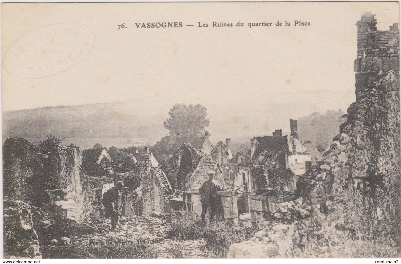 CARTE POSTALE     VASSOGNE 02   Les Ruines Du Quartier De La Place - Autres & Non Classés