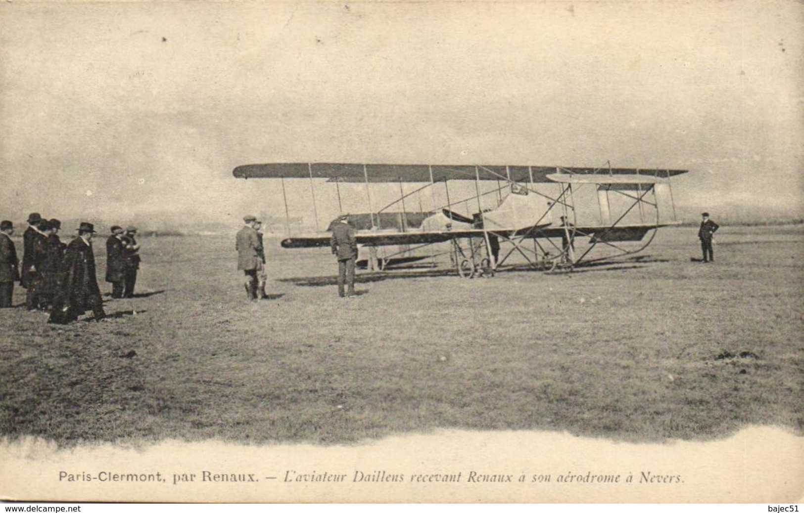 1 Cpa Aérodrome à Nevers - L'aviateur Dailleus Recevant Renaux - Aerodromes