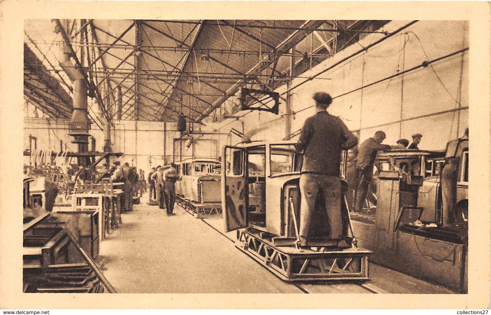 25-SOCHAUX- MONTBELIARD- AUTOMOBILE PEUGEOT- USINES DE CARROSSERIE - - Sochaux