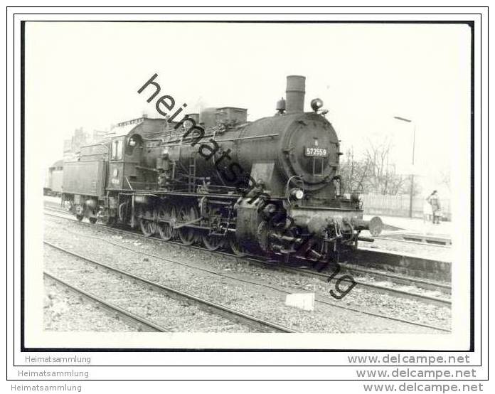 572559 Lokomotive Im Bahnhof Warburg 1969 - Foto 7,5cm X 10,5cm - Treni