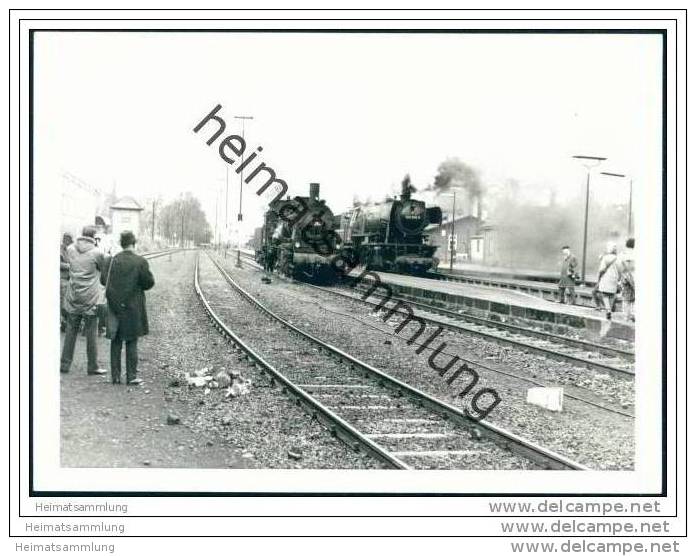 572559  Und 023 026-8 Lokomotiven Im Bahnhof Warburg 1969 - Foto 7,5cm X 10,5cm - Treni