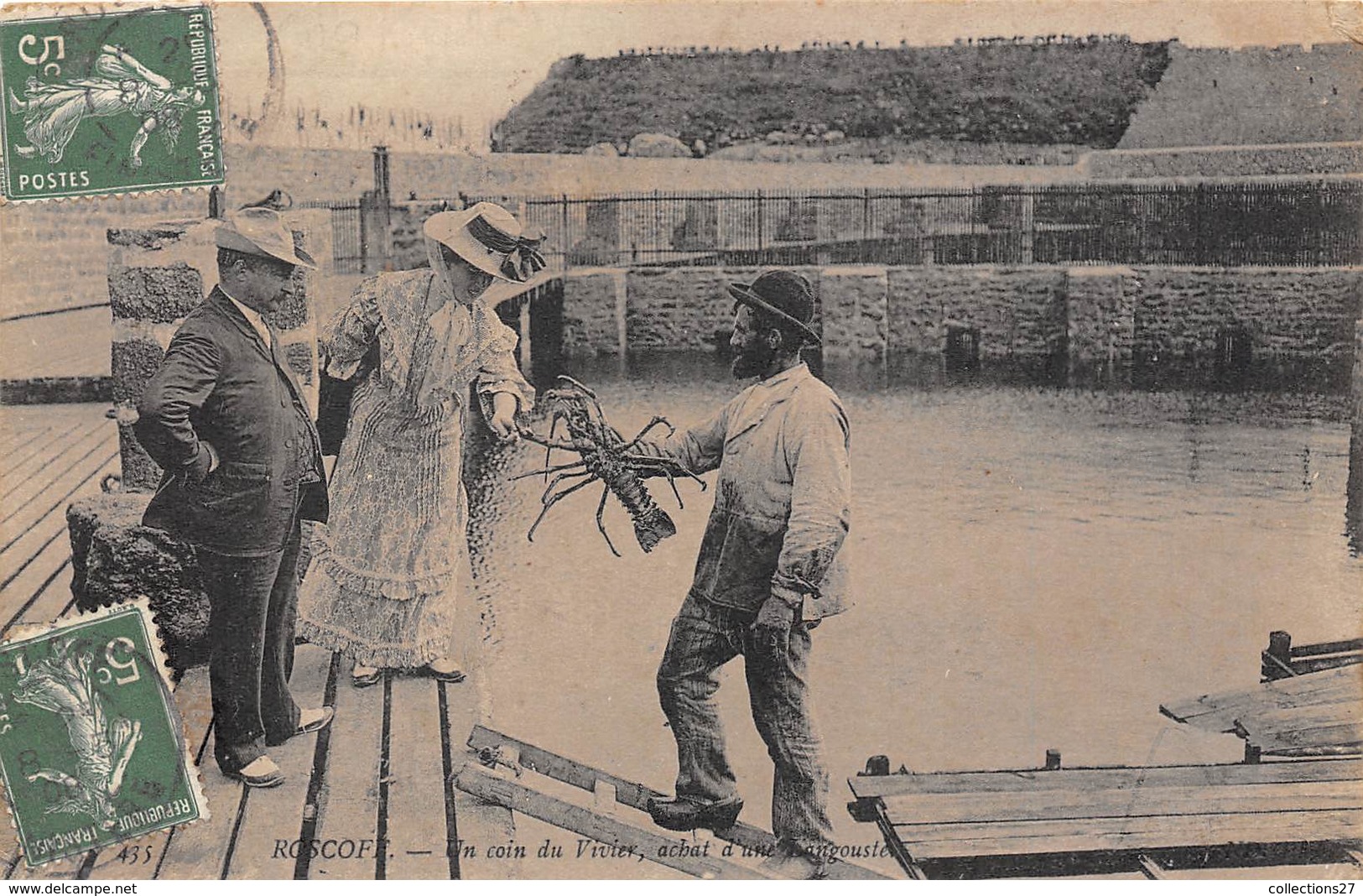 29-ROSCOFF- UN COIN DU VIVIER , ACHAT D'UNE LANGOUSTE - Roscoff