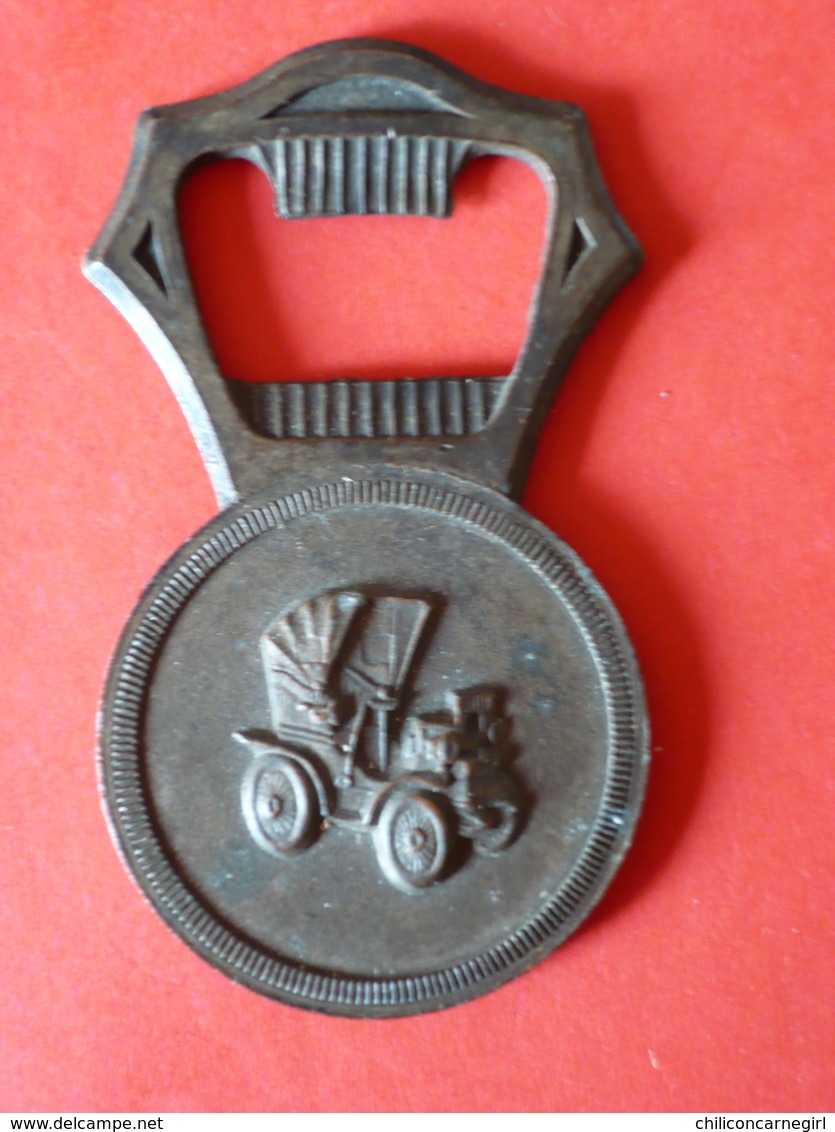 Ouvre Bouteille - Décapsuleur - Tacot - Vieille Voiture - Fiacre -  7,2 Cm X 4 Cm - Tire-Bouchons/Décapsuleurs