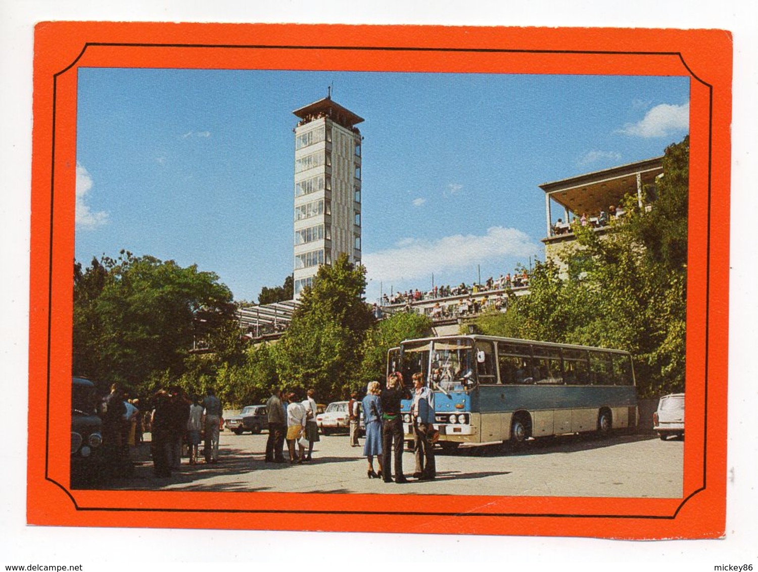 Autocar---Berlin -- Der Muggelturm --animée - Busse & Reisebusse