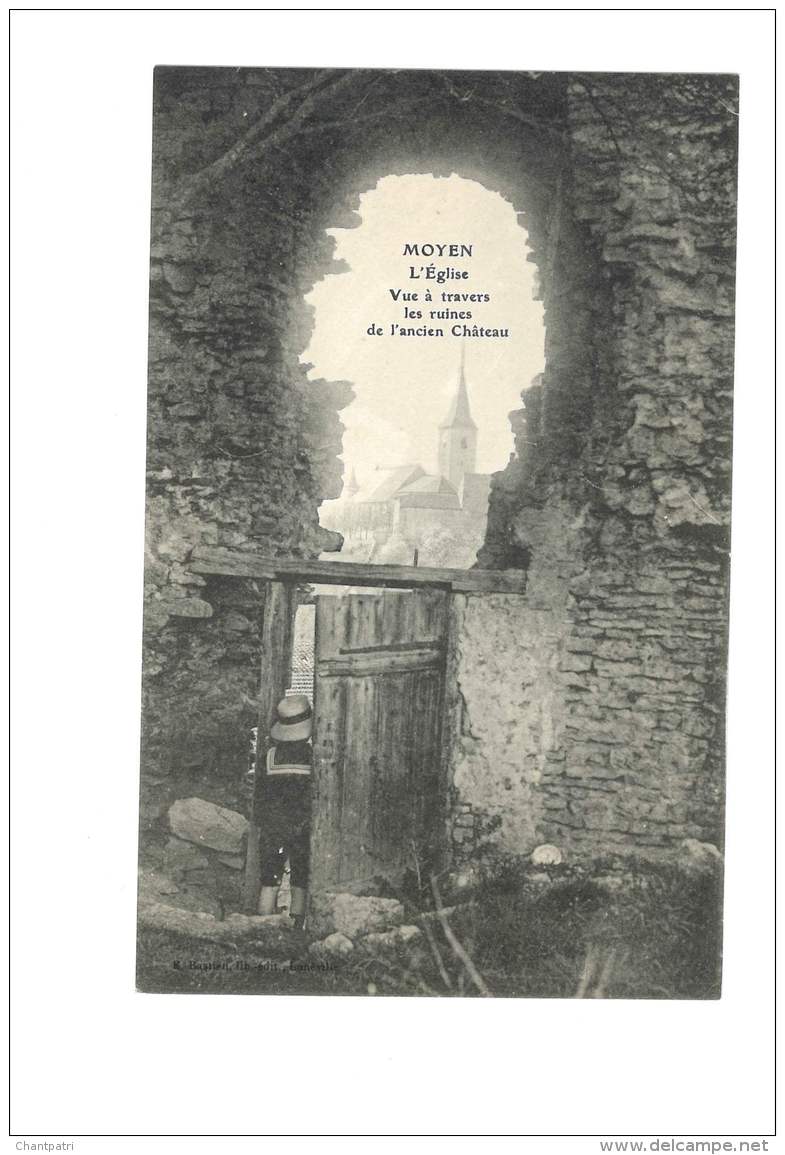 Moyen - L'église Vue à Travers Les Ruines De L'ancien Chateau - 321 - Autres & Non Classés