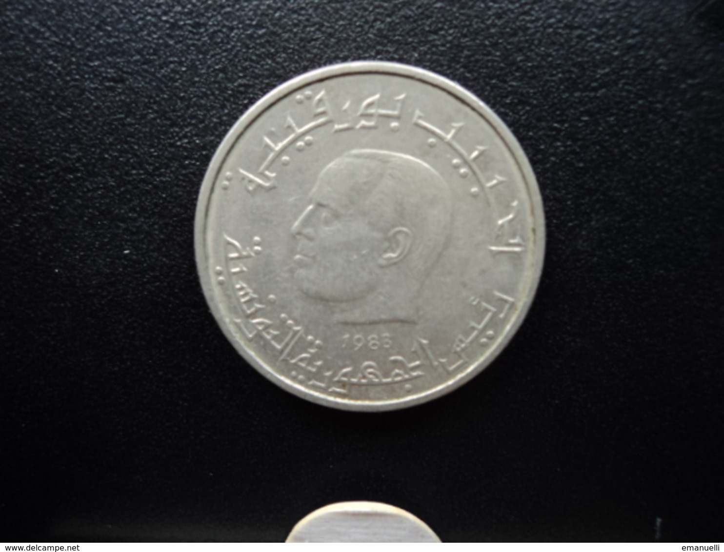 TUNISIE : 1/2 DINAR  1983   KM 303     SUP - Tunisie