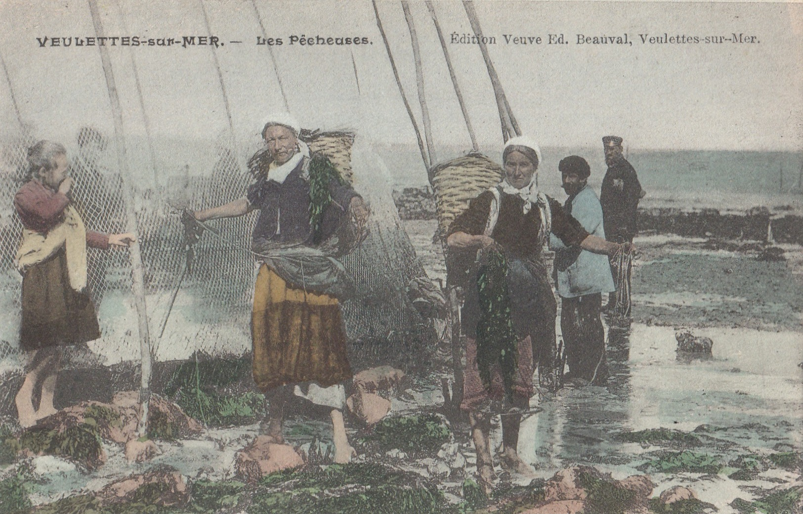 CARTE POSTALE DE VEULETTES SUR MER / PECHEURS - Autres & Non Classés