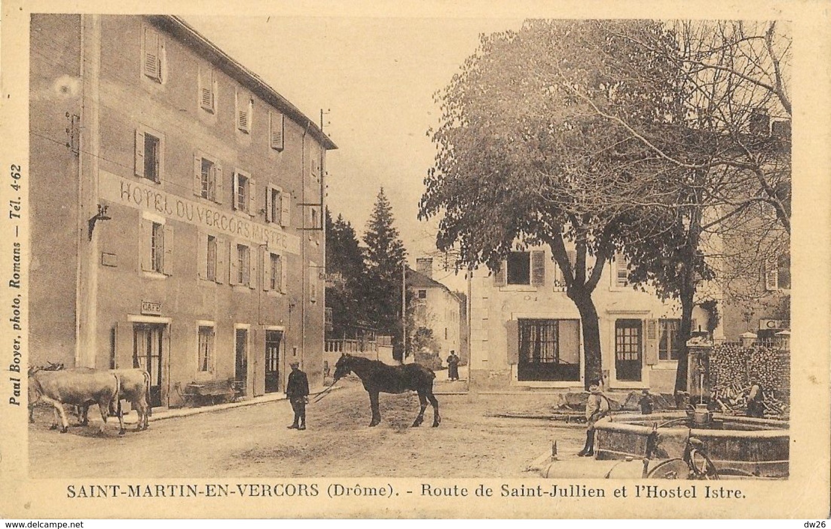 St-Martin-en-Vercors (Drôme) - Route De Saint-Julien Et L'Hostel Istre, Fontaine - Carte Non Circulée - Altri & Non Classificati