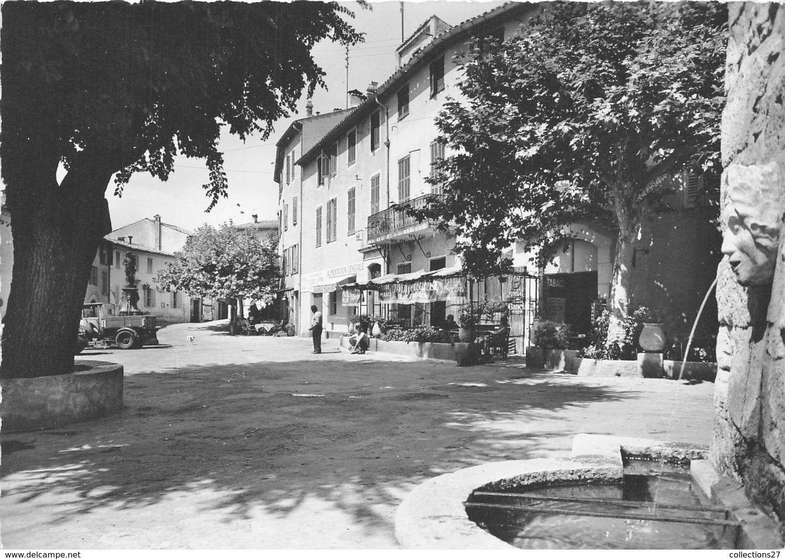 06-MOUGINS- LA GRANDE PLACE ET SES FONTAINES - Mougins