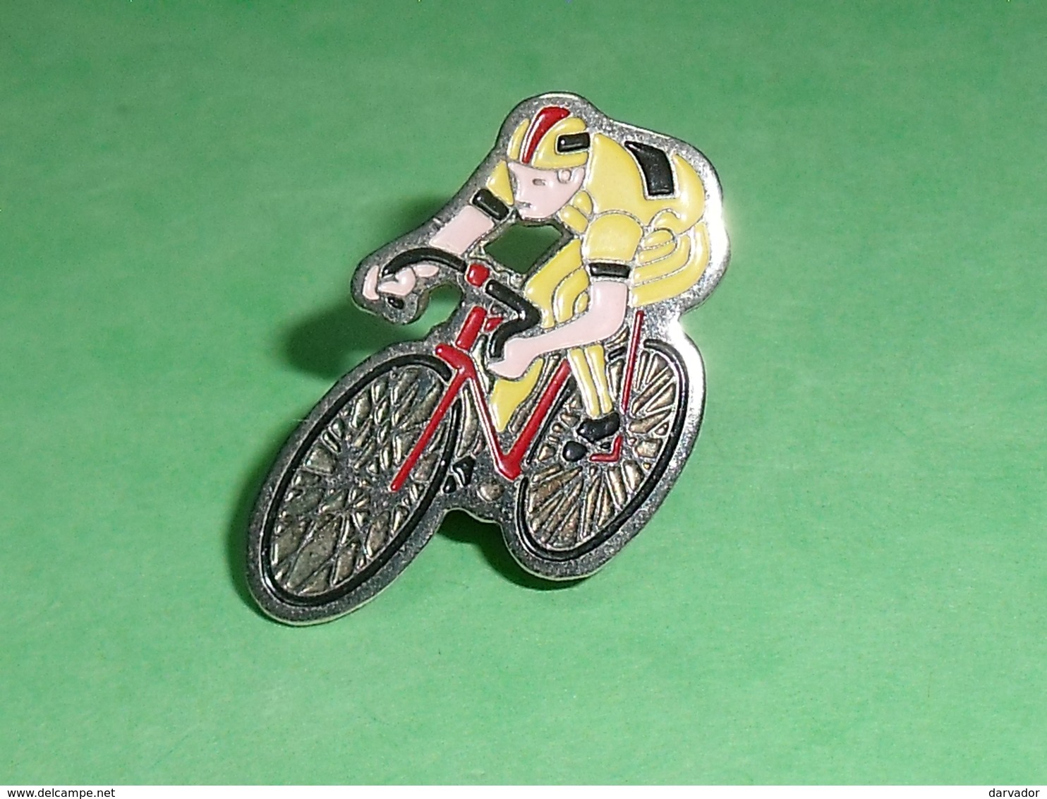 Pin's / Cyclisme , Vélo : Coureur    TB1X - Cyclisme