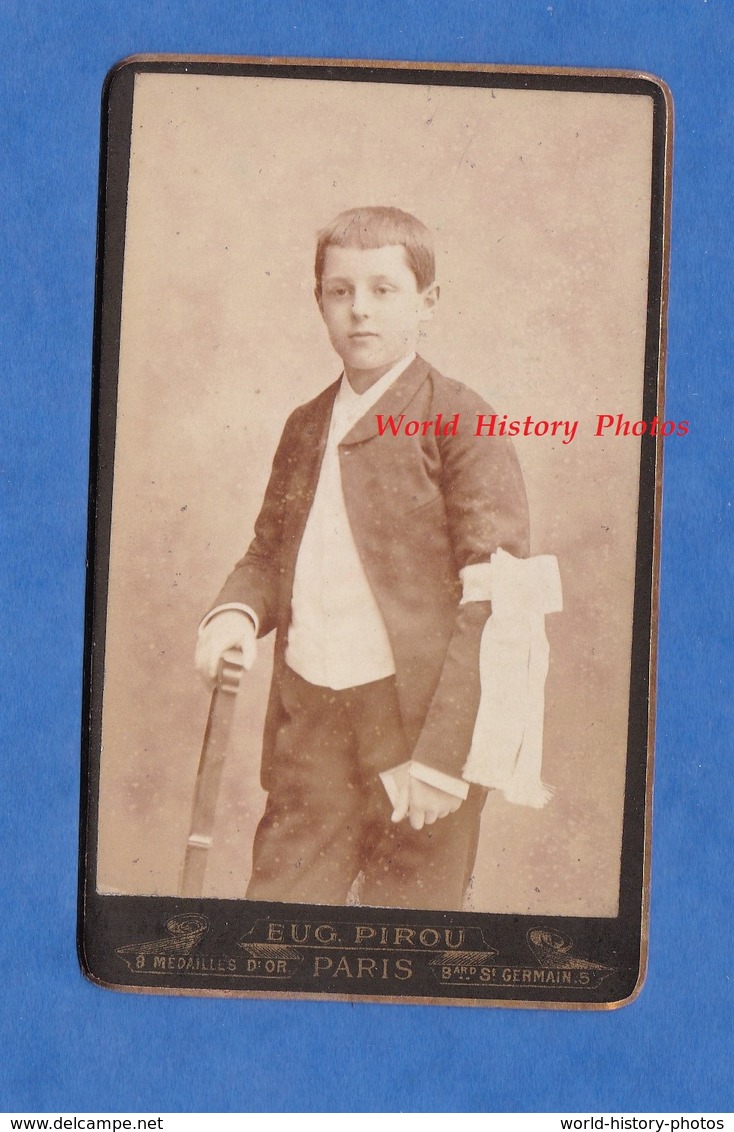 Photo Ancienne CDV Vers 1886 1890 - PARIS - Portrait Garçon Communion Costume Boy Pose - Photographe Eugène Pirou - Antiche (ante 1900)