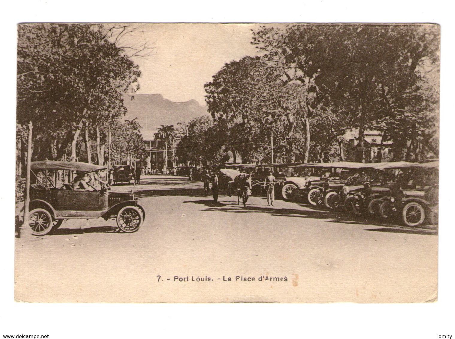 Ile Maurice Mauritius Port Louis La Place D' Armes Cpa Carte Postale Animée Animation Vieille Voiture Auto Automobile - Maurice