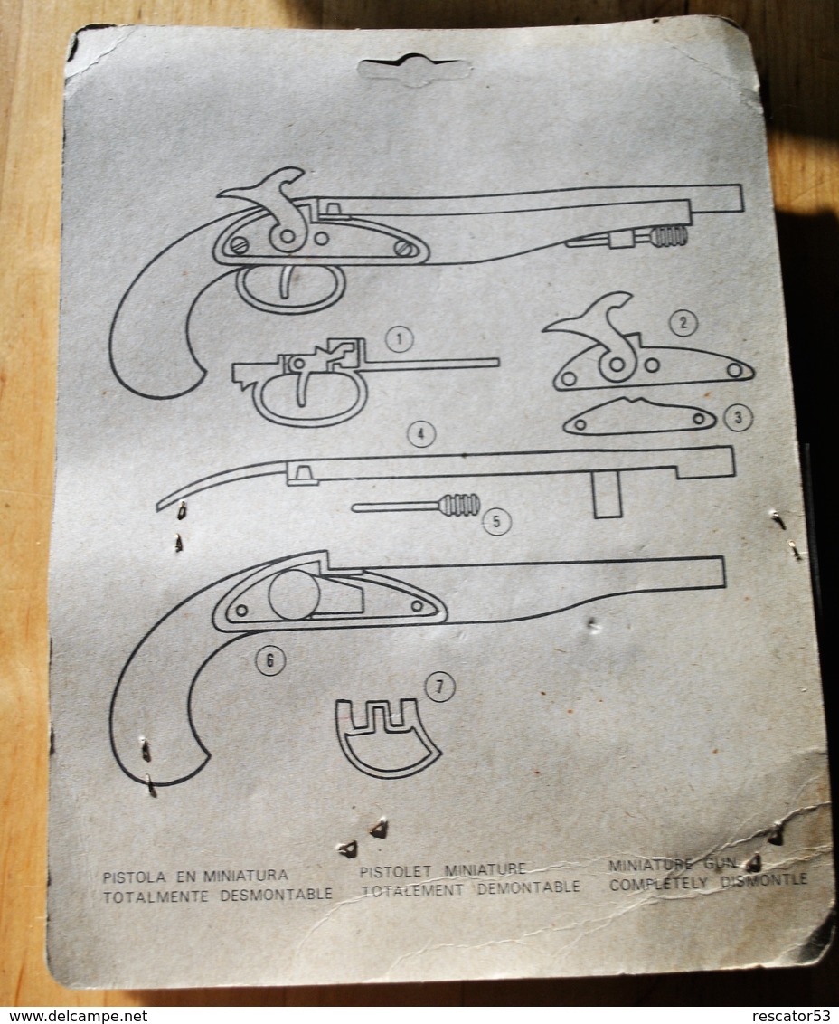 Rare Pistolet Pétard Dans Saon Emballage Avec Pétards De Corsaire Années 70-80 - Jouets Anciens