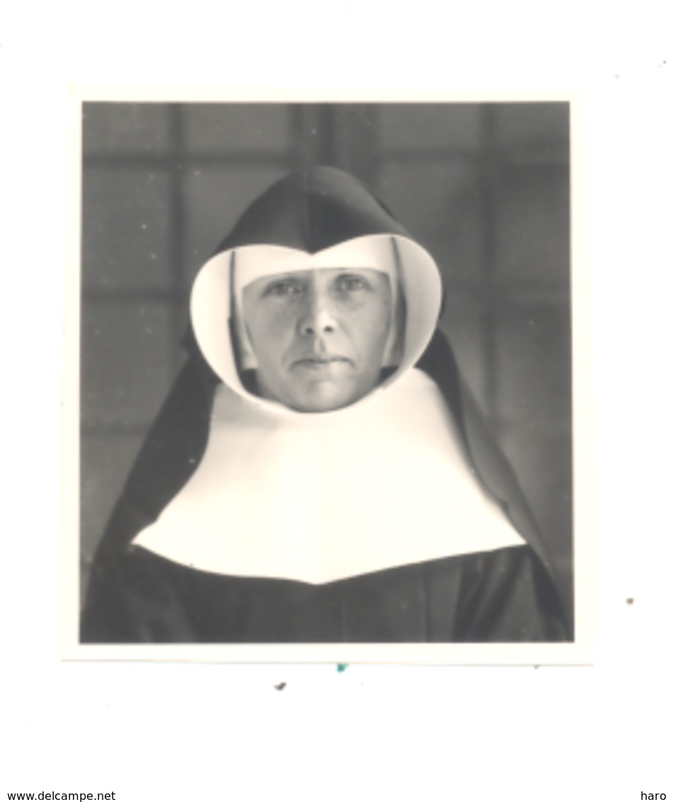 Photo (format Carte D'identité) D'une Soeur, Nonne, Nun  (b232) - Personnes Anonymes