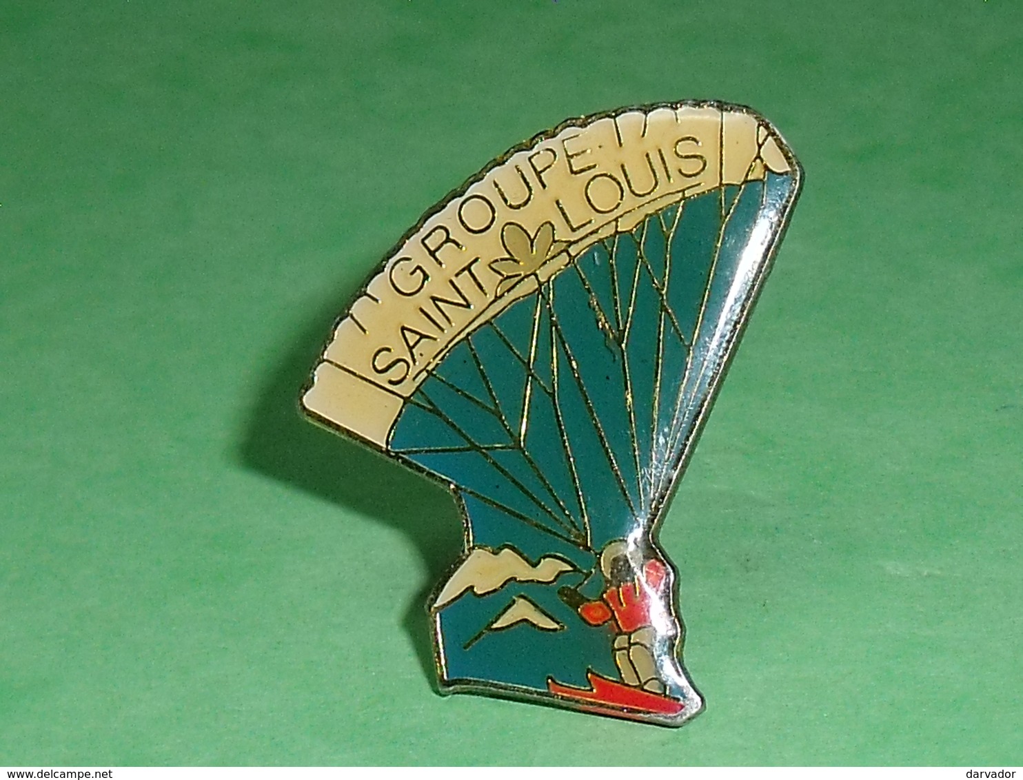 Pin's / Parachutisme  : Groupe Saint Louis  TB1Z - Paracadutismo