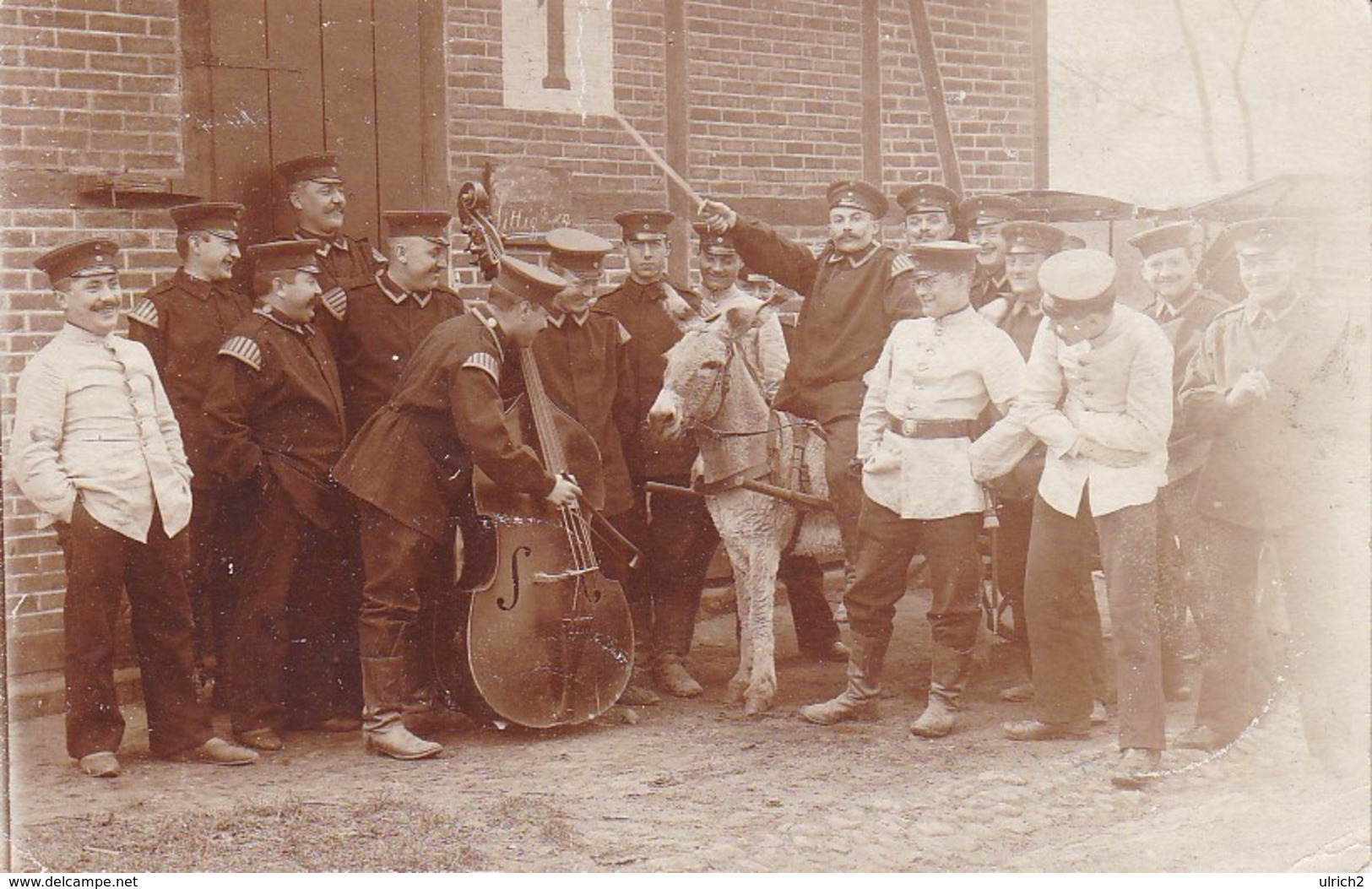 AK Foto Deutsche Soldaten Mit Esel Und Bass - Humor - Lockstedter Lager - 1907 (35926) - Weltkrieg 1914-18