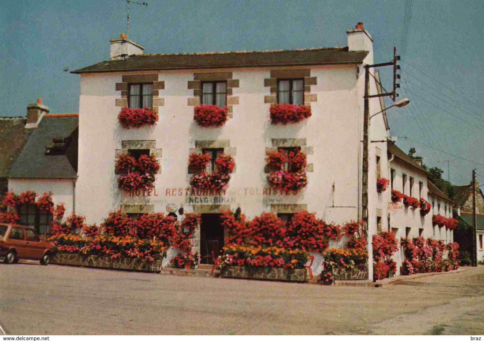 CPM St Gilles Vieux Marché Hotel Des Touristes - Saint-Gilles-Vieux-Marché