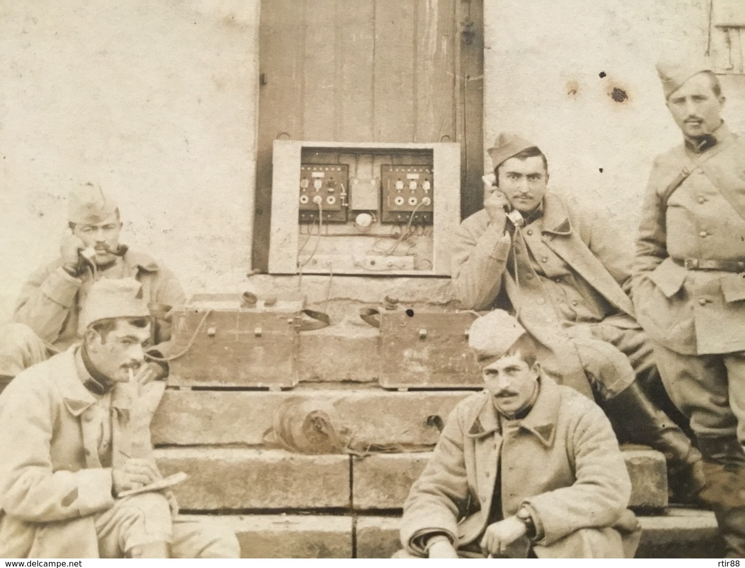 Carte Photo De Poilus Avec Postes Radios Et Téléphones 1914-1918 - 1914-18