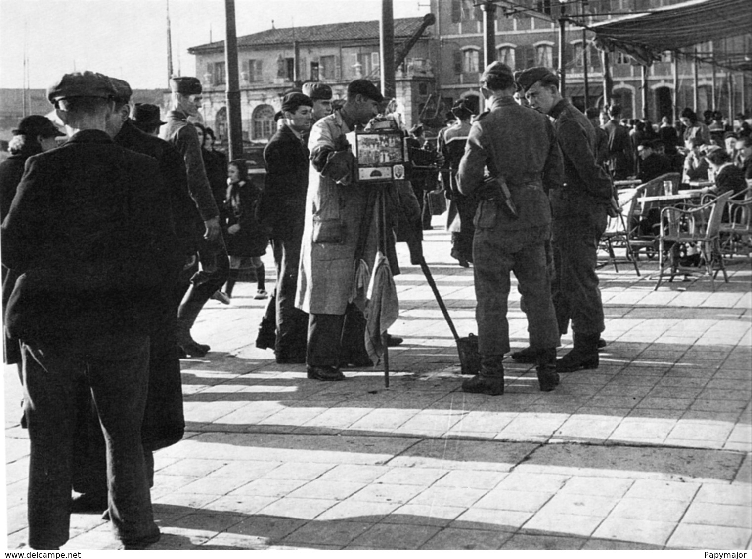 Port de Toulon occupé - Page 2 679_001