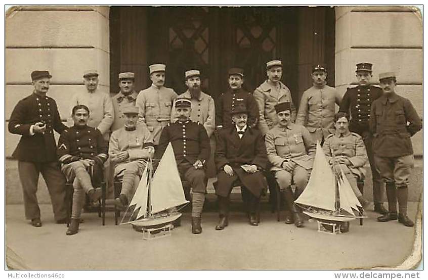 290718 -  SUISSE ZURICH - CARTE PHOTO MILITARIA Modèle Réduit Voilier Bateau Marine Jouet - Personnages