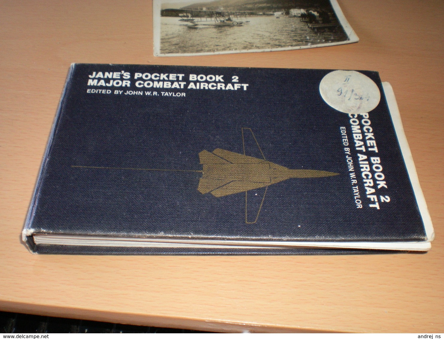 Jane S Pocket Book 2 Major Combat Aircraft  263 Pages Images Of Planes And Helicopters Of More Than 200 Paintings With C - Militair / Oorlog