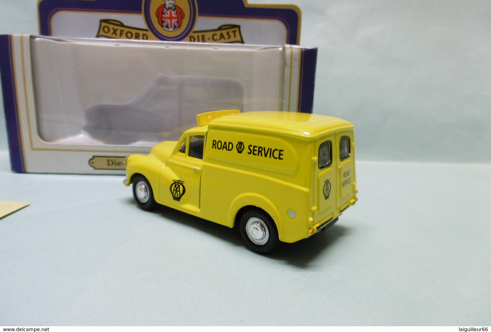 Oxford - MORRIS MINOR 1000 Van AA Road Service Réf. MM016 BO 1/43 - Commercial Vehicles