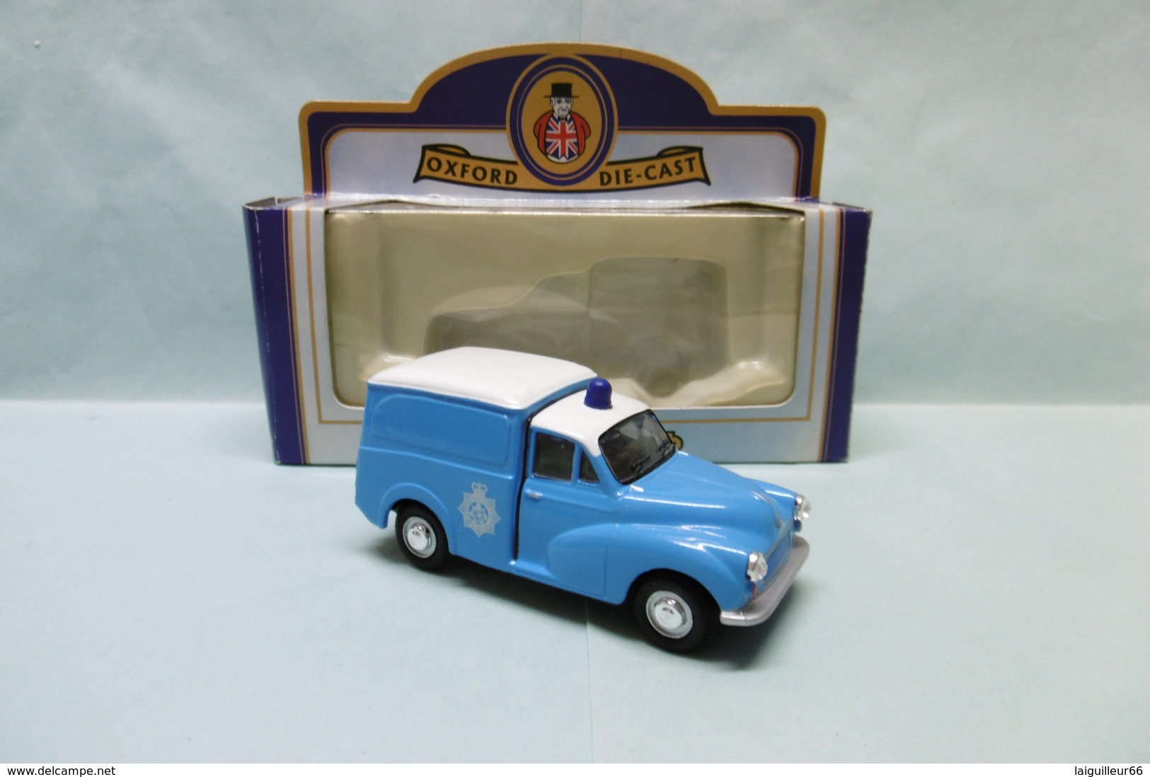 Oxford - MORRIS MINOR 1000 Van POLICE BERMUDA Réf. MM046 BO 1/43 - Commercial Vehicles